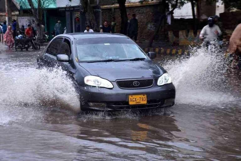 کراچی میں بارش