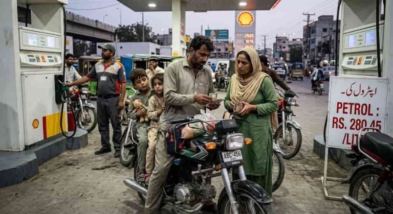 پیٹرول 358.77 روپے فی لیٹر، غریب خاندانوں کی مشکلات بڑھیں پیٹرول کی قیمت پاکستان