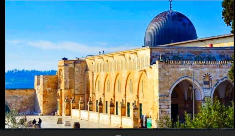 مسجد اقصیٰ میں ایک لاکھ سے زائد افراد کی نماز جمعہ مسجد اقصیٰ نماز جمعہ