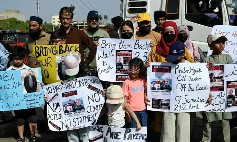 ایم ٹی آنر 25 کے چار پاکستانی ملاح کل کراچی پہنچیں گے ایم ٹی آنر 25