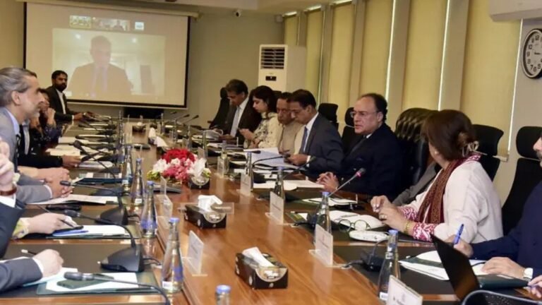 عالمی بینک کا 20 ارب ڈالر اصلاحات پر عمل کا زور 20 ارب ڈالر