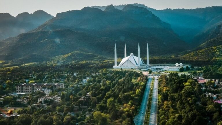 کفایت شعاری کے باوجود اسلام آباد کی سجاوٹ پر ایک ارب روپے اسلام آباد سجاوٹ منصوبہ