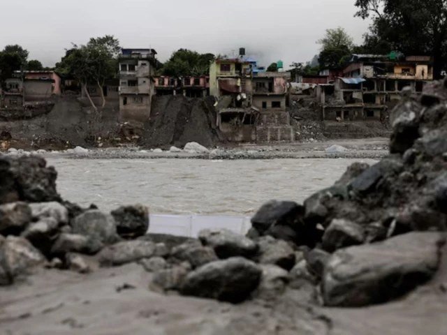 نیپال: 4 گلیشیائی جھیلوں کی نکاسی کا 5 کروڑ ڈالر منصوبہ نیپال گلیشیائی جھیلیں