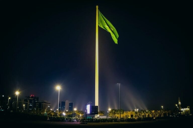سعودی عرب کا دفاع کریں گے، خواجہ آصف سعودی عرب کا دفاع