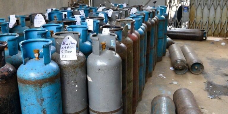 اوگرا کا اپریل کے لیے ایل پی جی کی قیمت میں 35 فیصد اضافہ ایل پی جی میں 35 فیصد اضافہ