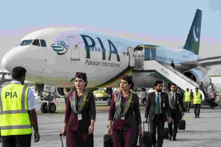 پی آئی اے ملازمین کی تنخواہوں میں اضافے کی تجویز پیش پی آئی اے تنخواہوں میں اضافہ